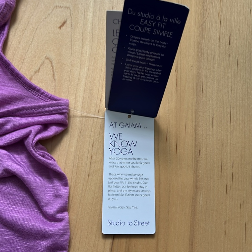 Gaiam Flow Tank - Picture 3 of 6
